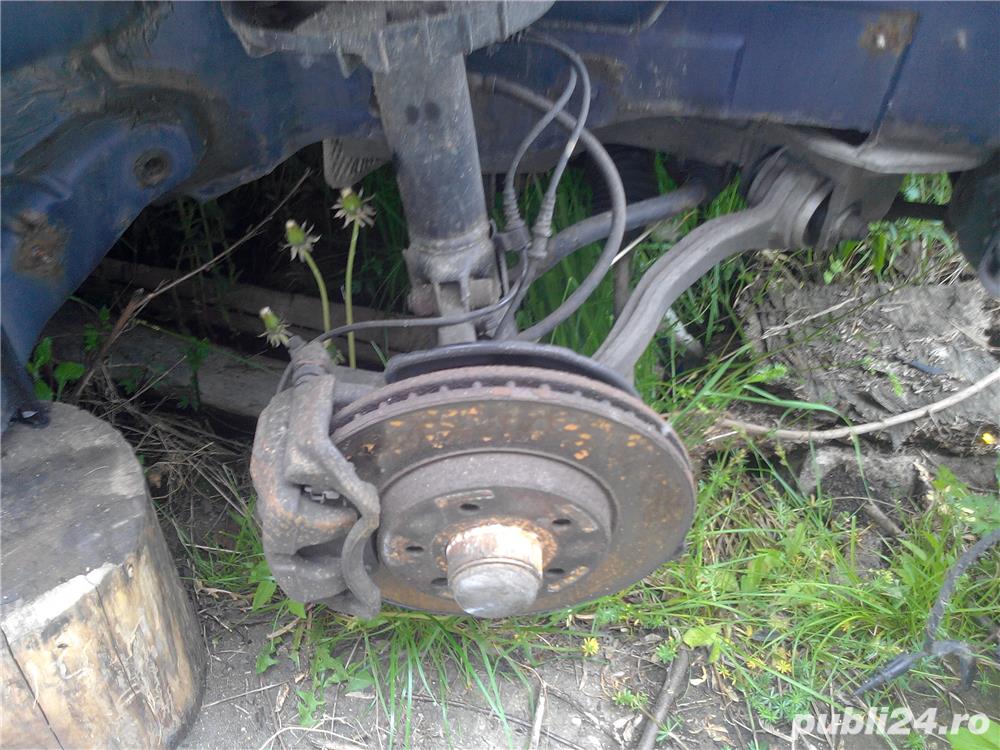 Etrier dreapta fata Mercedes C Class W203