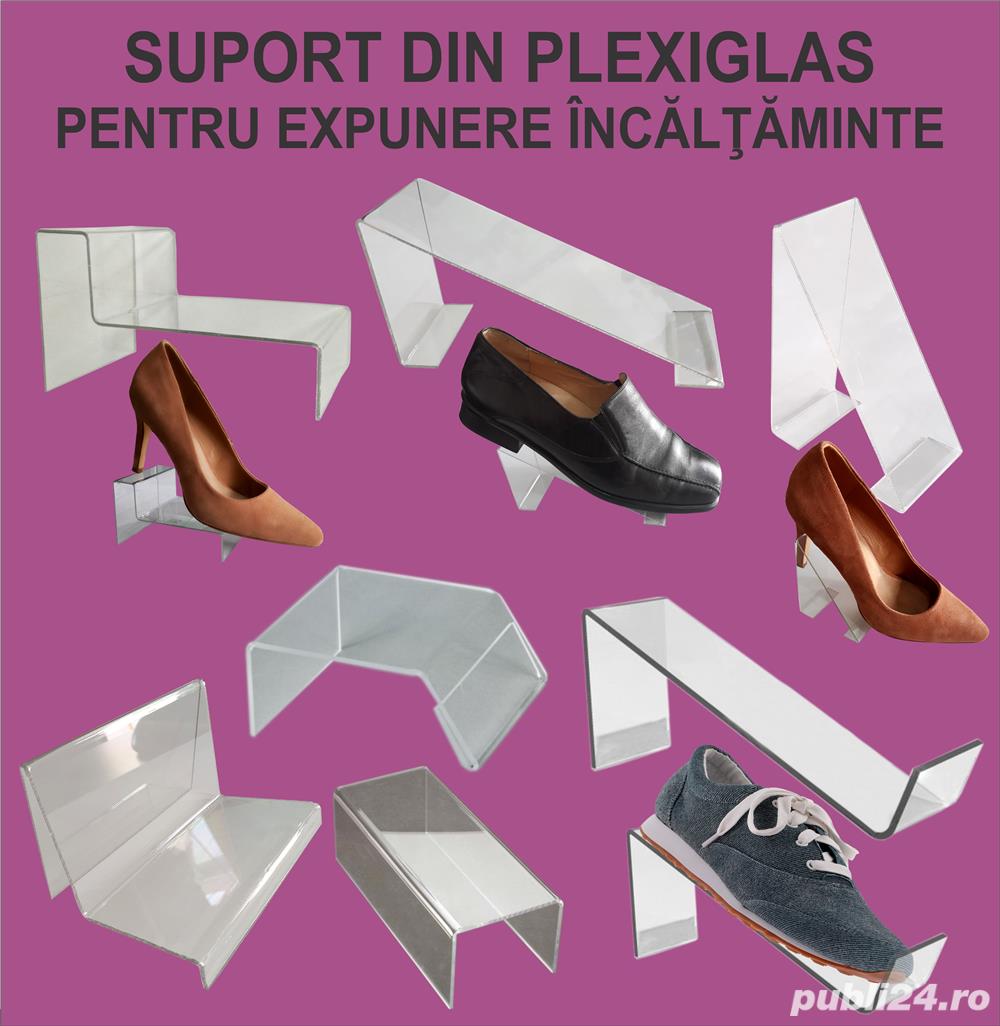 Suport din Plexiglas pentru expunere încălțăminte