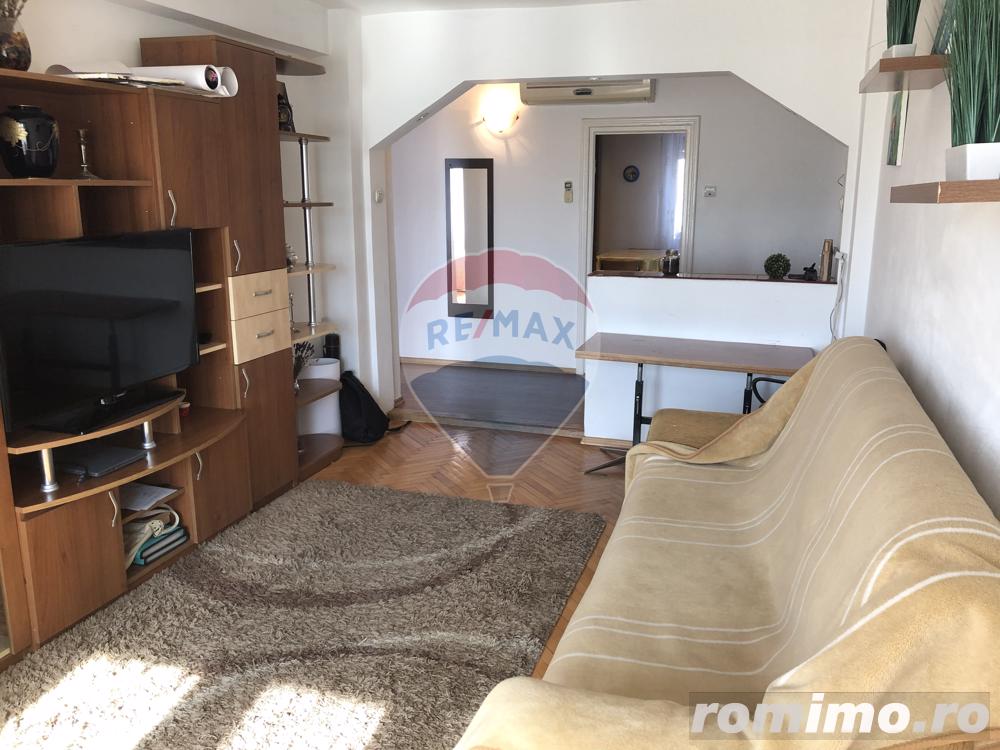 Apartament cu 3 camere, zona Decebal Apartament cu 3 camere, zona Decebal
