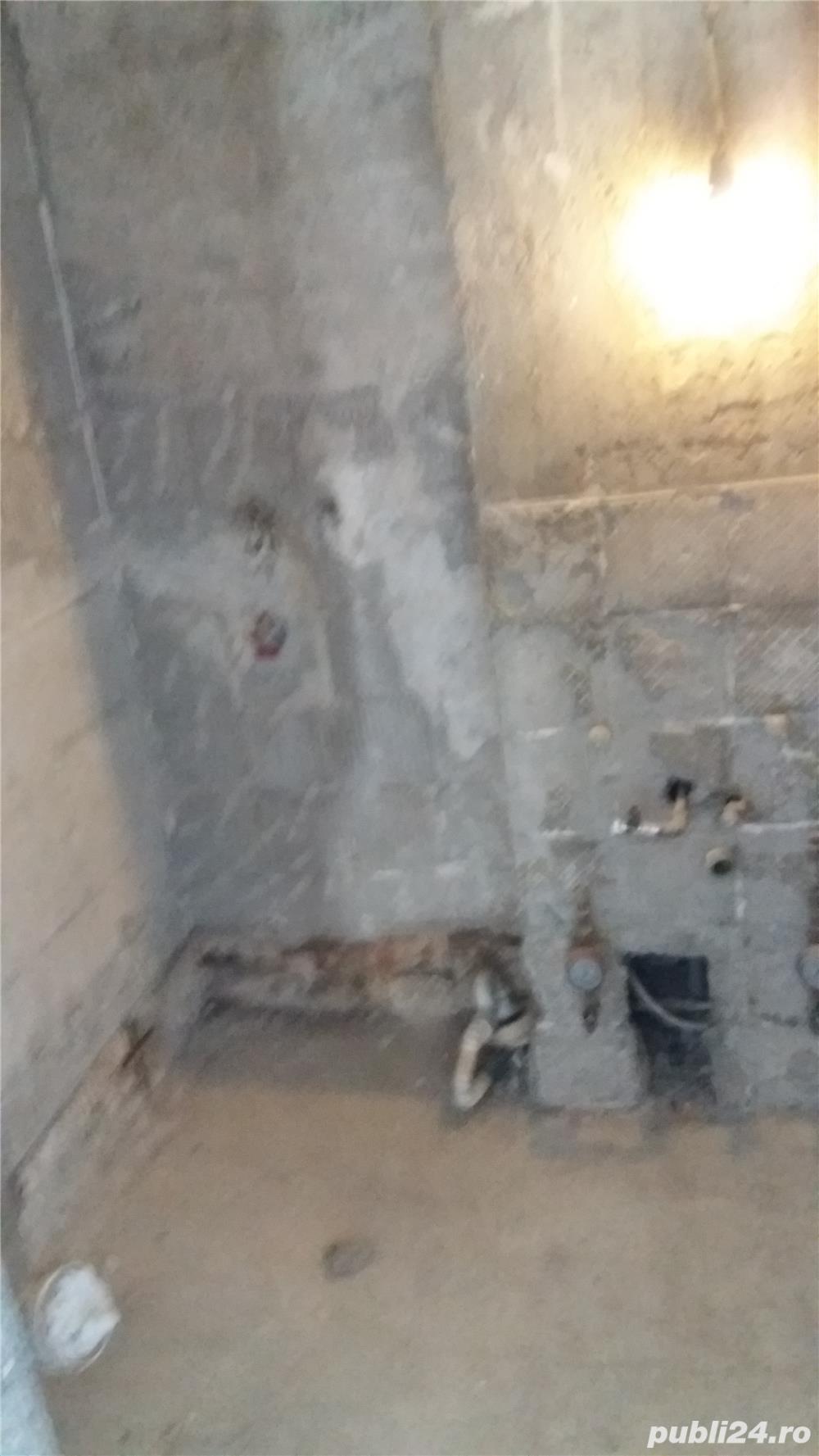 Decopertare faianta-decopertare gresia faianta-amenajari interioare Decopertare faianta-decopertare gresia faianta-amenajari interioare
