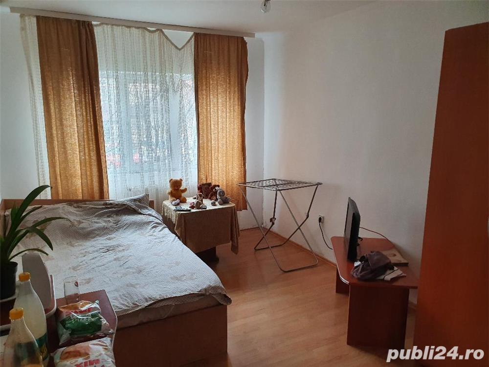 Vand apartament cu o camera Vand apartament cu o camera