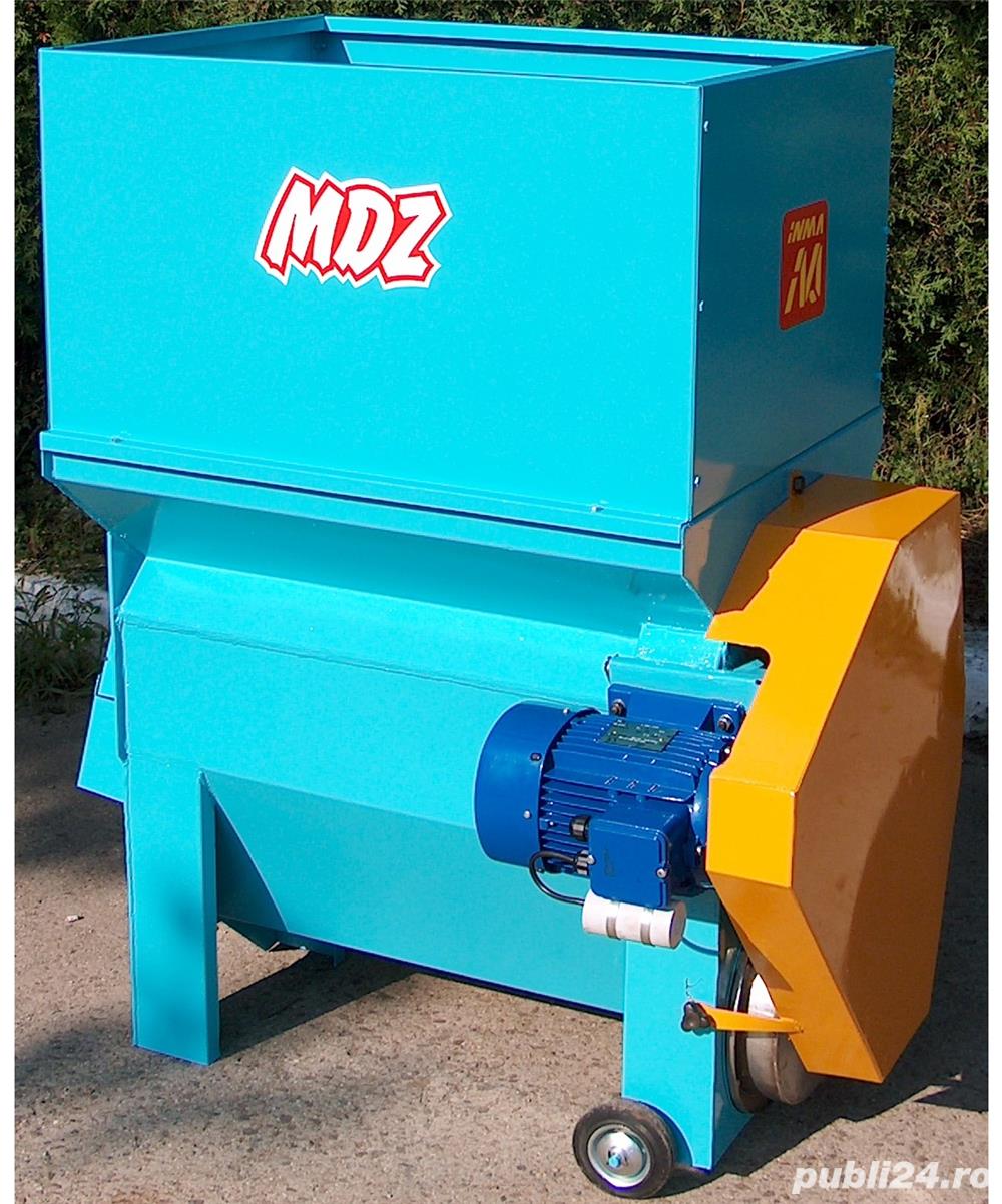 Maşină de Dezbrobonit și Zdrobit Struguri - MDZ