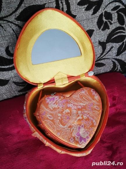 2 cutii pt bijuterii, in forma de inima