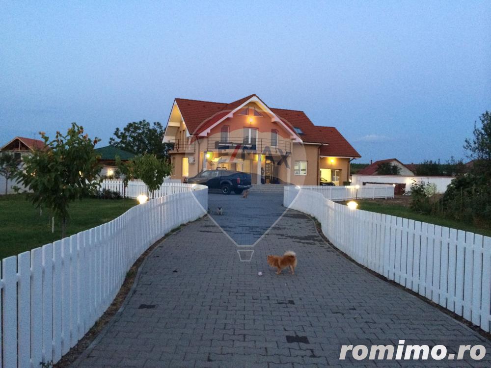 Casă / Vilă cu 5 camere si centru de ECHITATIE Casă / Vilă cu 5 camere si centru de ECHITATIE