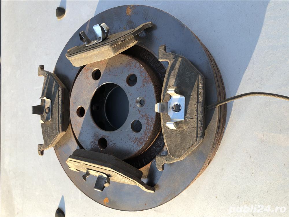 Vând set discuri cu plăcute fata Golf 4