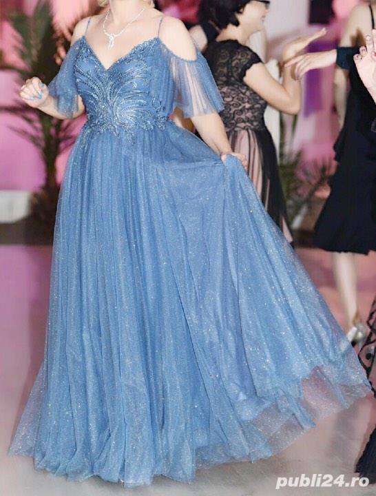 Rochie vaporoasa de ocazie