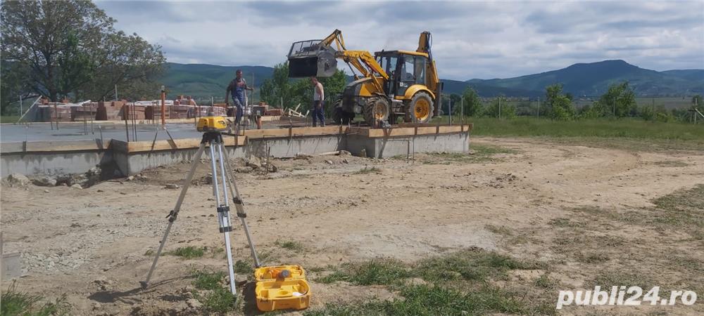 Inchiriez buldoexcavator + operator cu cupa preparare beton