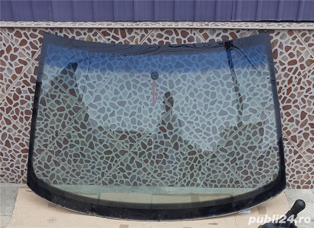 Vand parbriz audi a 3 motor 1,9 tdi.