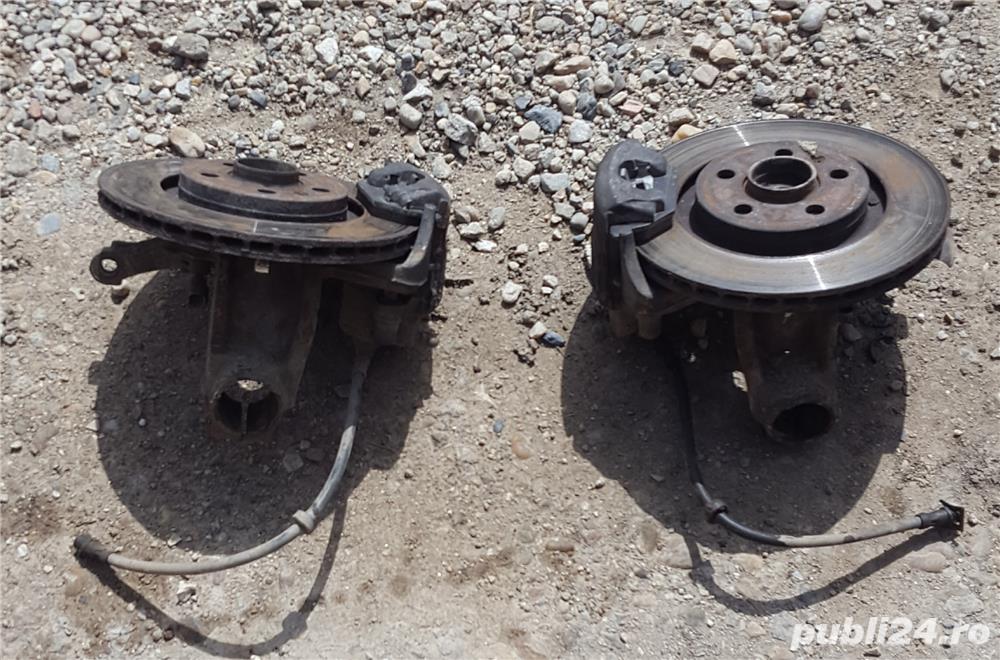 Vand  fuzeta cu disc de frana  cu etrier audi a 3 motor 1,9 tdi an 2000.