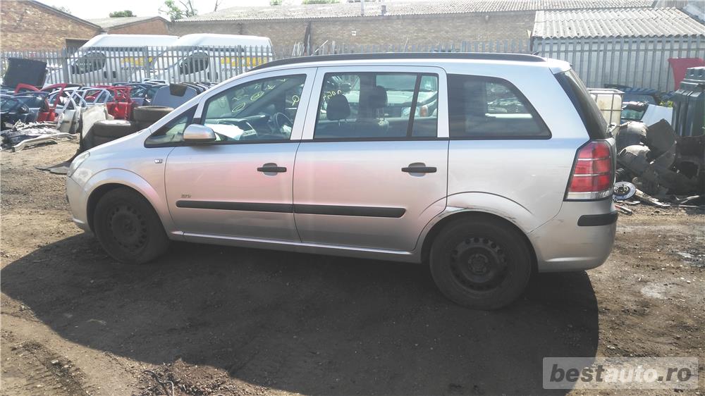 Dezmembrez opel zafira b