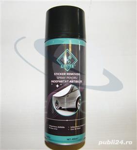 Spray indepartat adeziv abtibilde in magazinul de piese auto Otopeni.