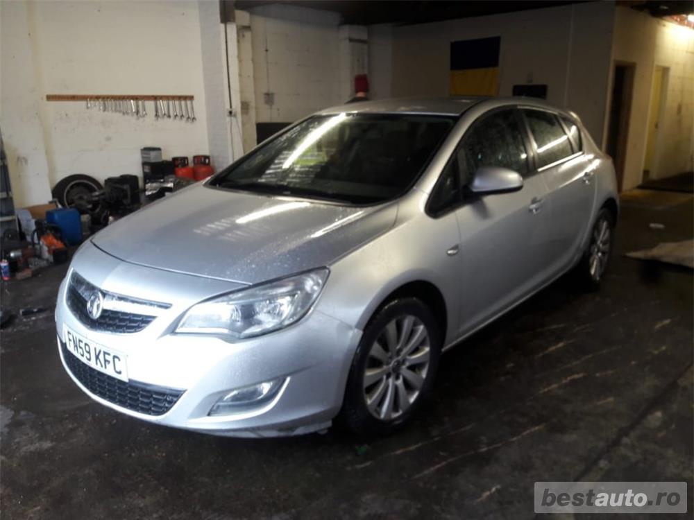Dezmembrez Opel Astra J Hatchback A17DTJ / A17DTR