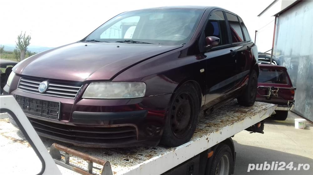 Dezmembrez fiat stilo 1.6 i an 2001