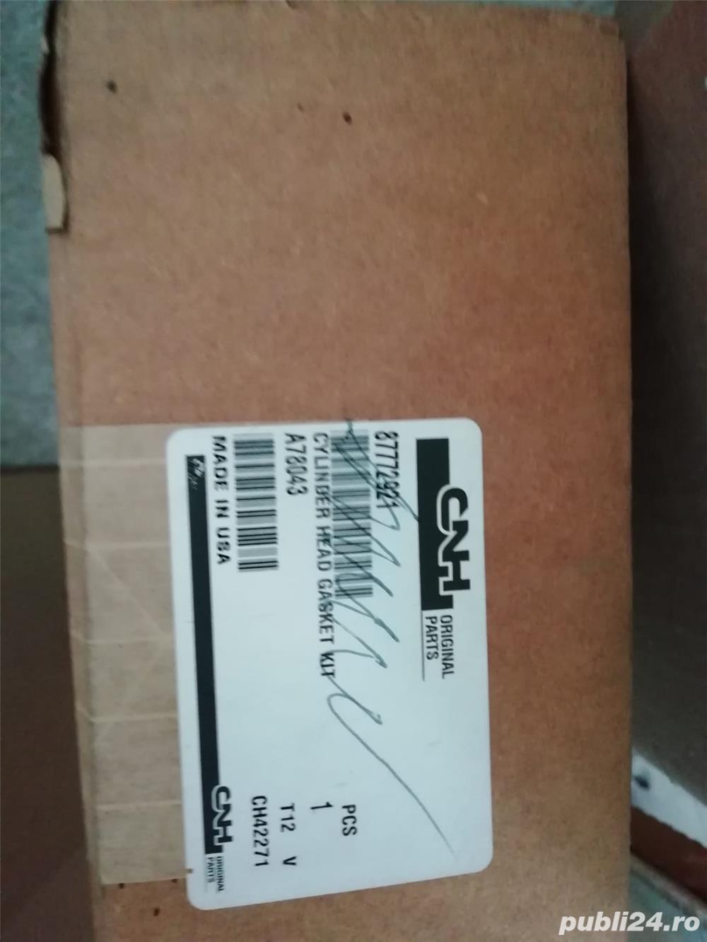 Vand 2 seturi garnituri pentru motor case 255 new holand 180,210,215,200,230,240,255.