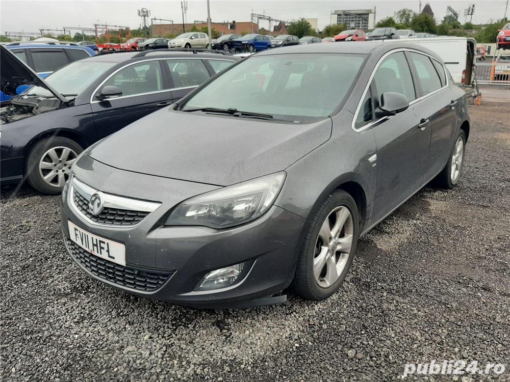 Dezmembrez Opel Astra J 2011 Hatchback 2.0 CDTI