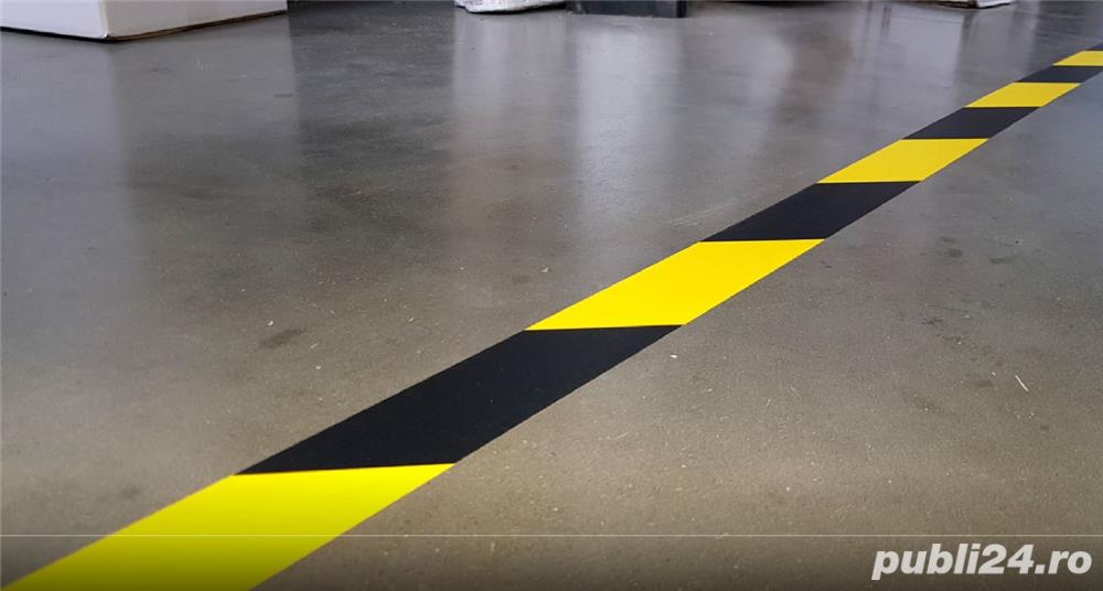 Banda antialunecare si delimitare, pentru podele