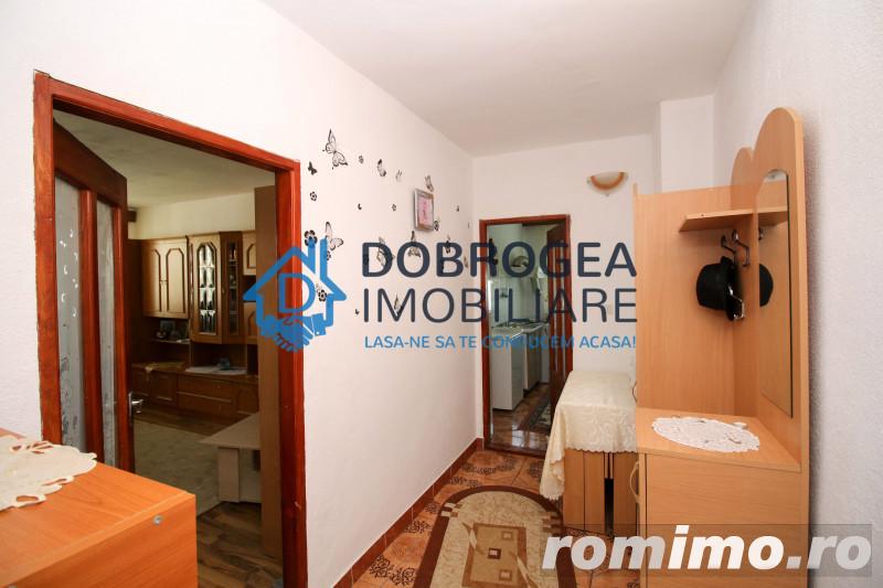 Mahmudia, central, 2 camere, Etaj 2, decomandat Mahmudia, central, 2 camere, Etaj 2, decomandat