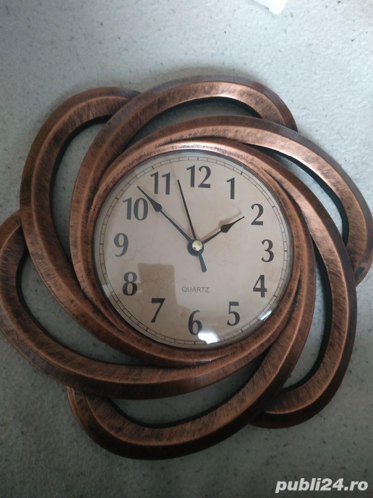 Ceas de perete cu mecanism quartz, vintage,afisaj cu cifre arabe,nou. 