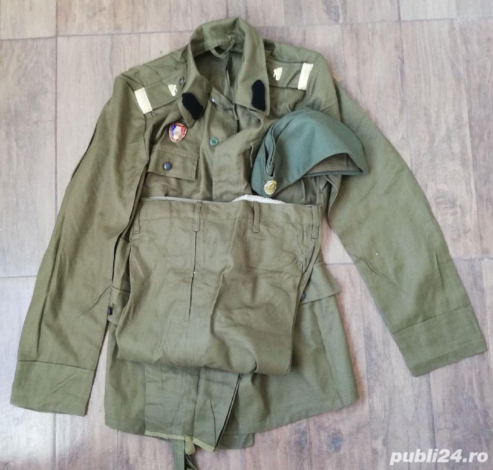 Uniforma militara vară kaki perioada comunista Tinute militare RSR Uniforma militara vară kaki perioada comunista Tinute militare RSR