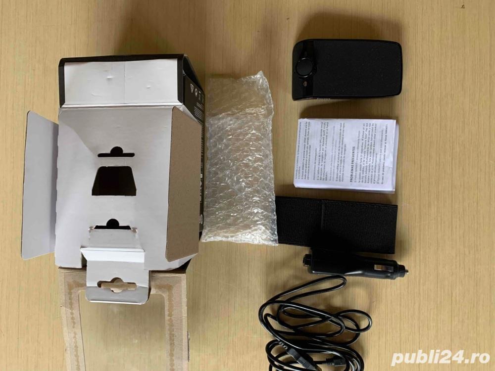 Hands-free Parrot MINIKIT +, kit parasolar cu microfon si difuzor