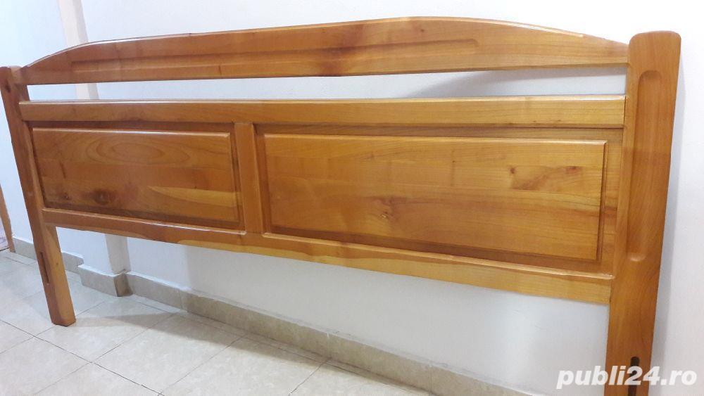 Diverse piese din lemn lucrate manual