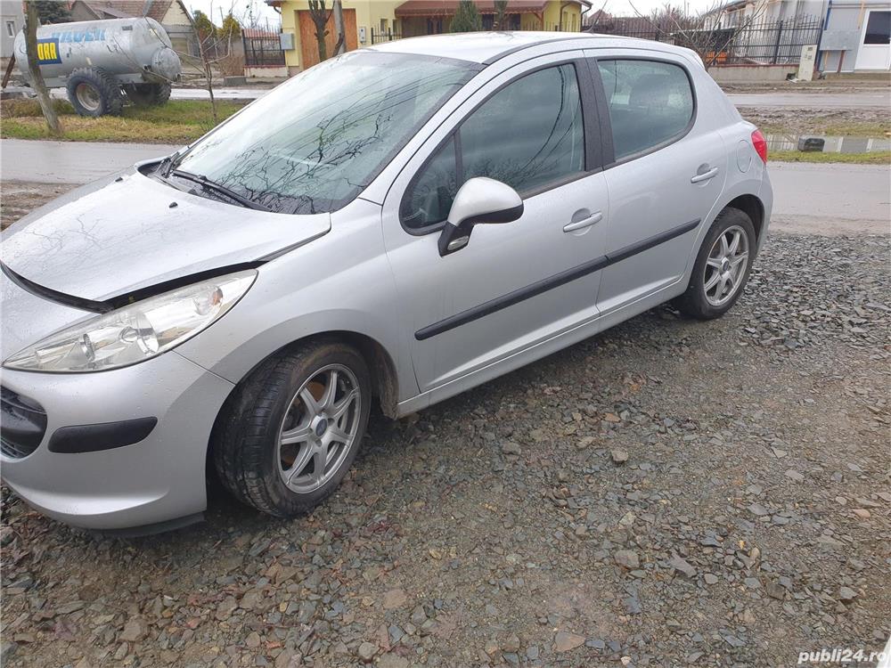 Dezmembrez Peugeot 207 1.6 HDI - 151 000 km