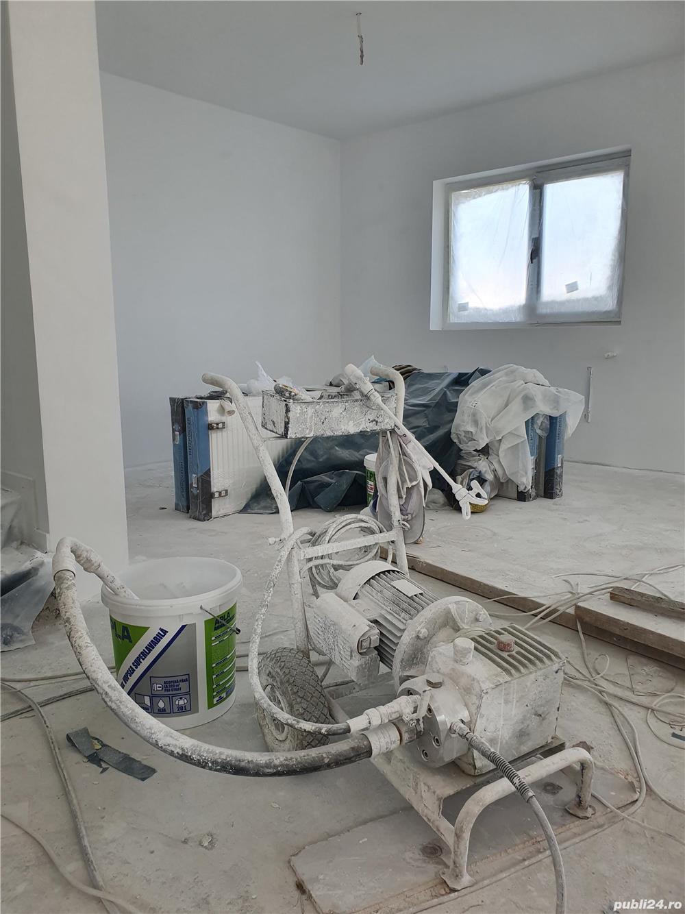 Inchiriez pompă de zugrăvit cu operator