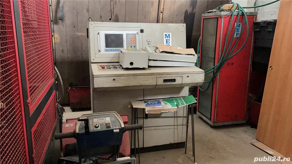 Masini de fasonat fier.