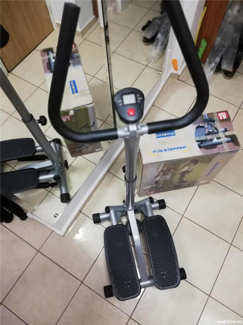 Vând Stepper cu mânere și pedale în plan oblic 