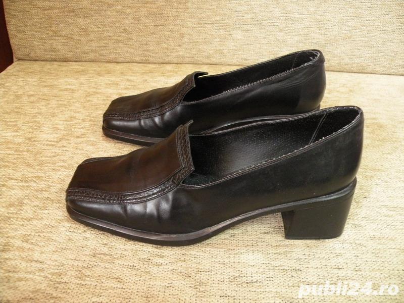 Vand incaltaminte, pantofi de dama/femei din piele Vand incaltaminte, pantofi de dama/femei din piele