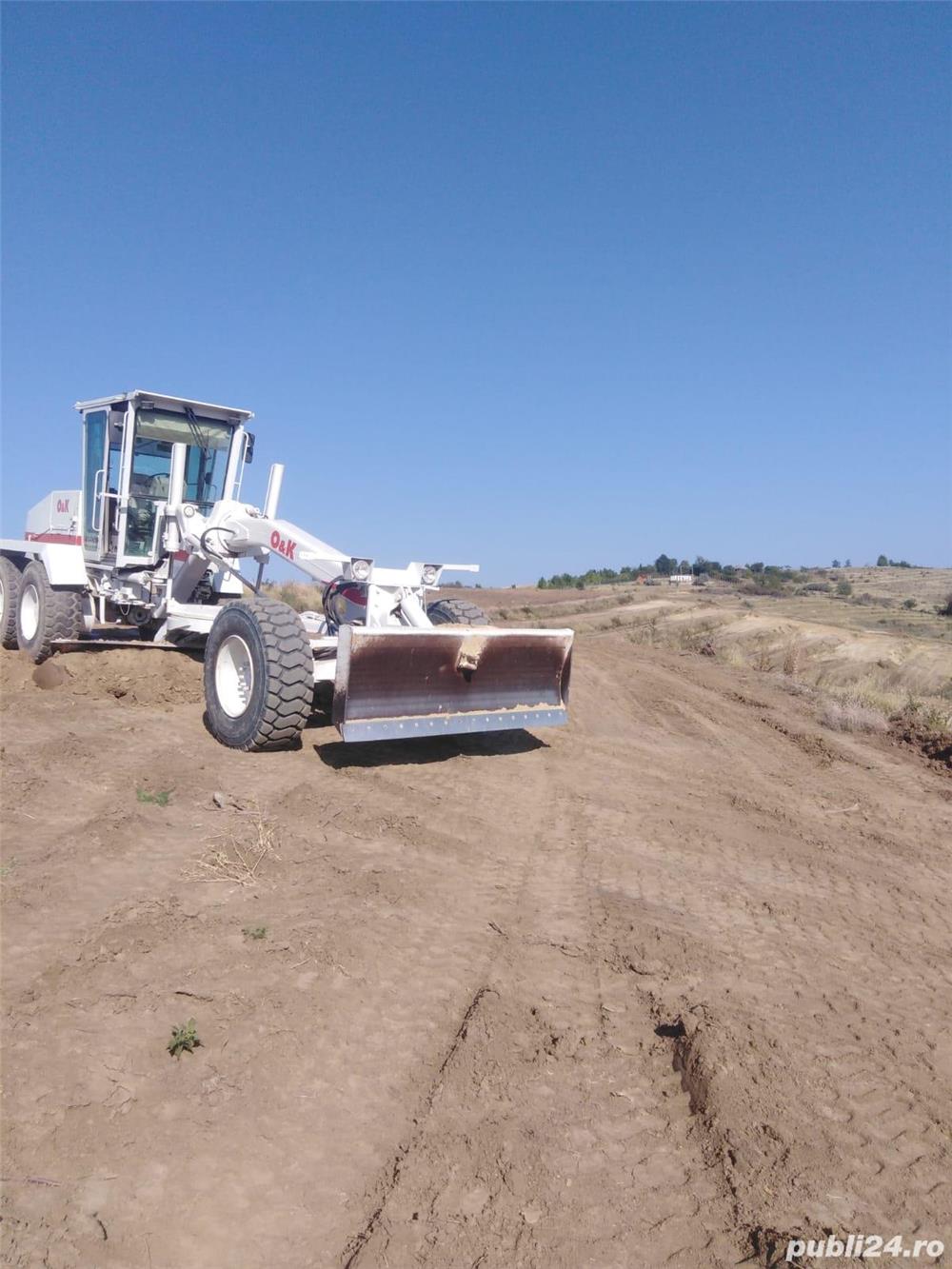 Defrisari, decopertari, demolari, lucrari de constructii, inchiriere utilaje: buldoexcavator,greder