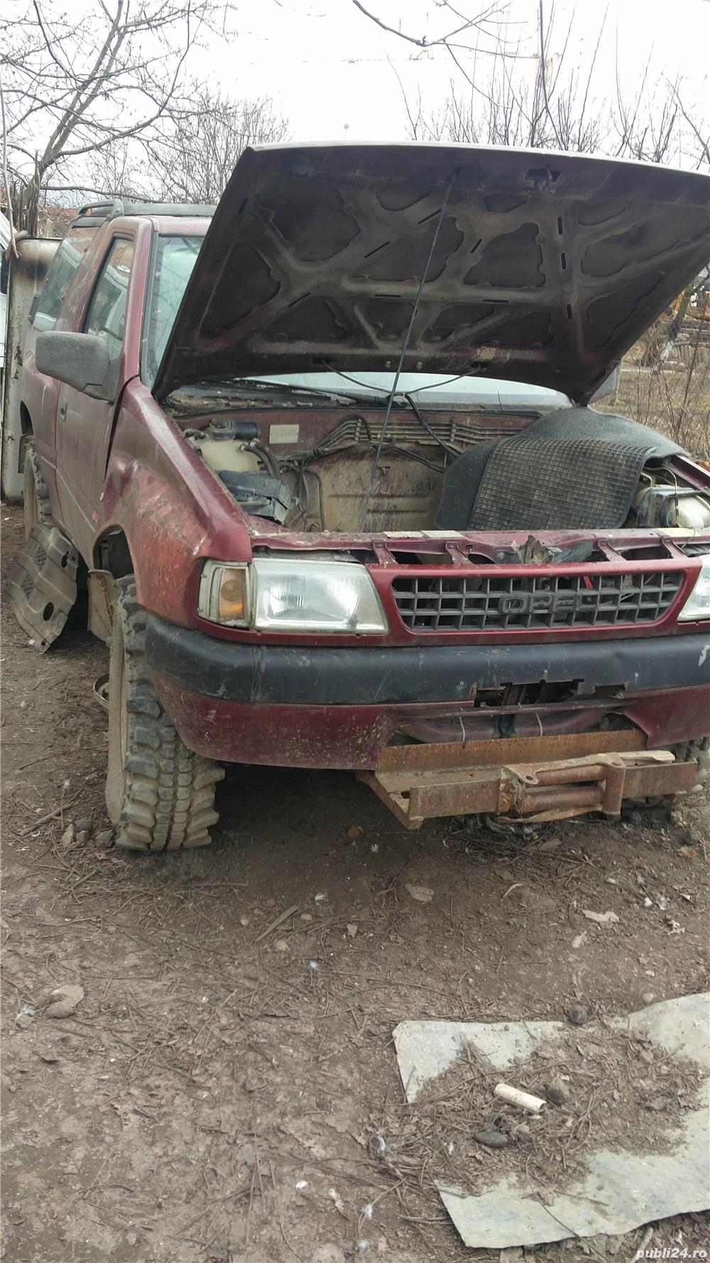 Dezmembrez Opel Frontera Sport