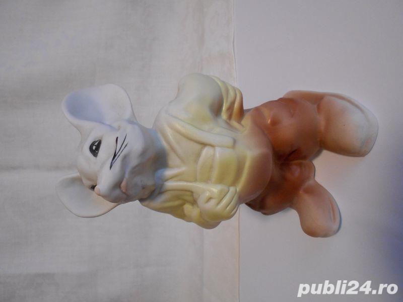 Bibelou vechi din portelan   Soricel cu cascaval    pictat manual