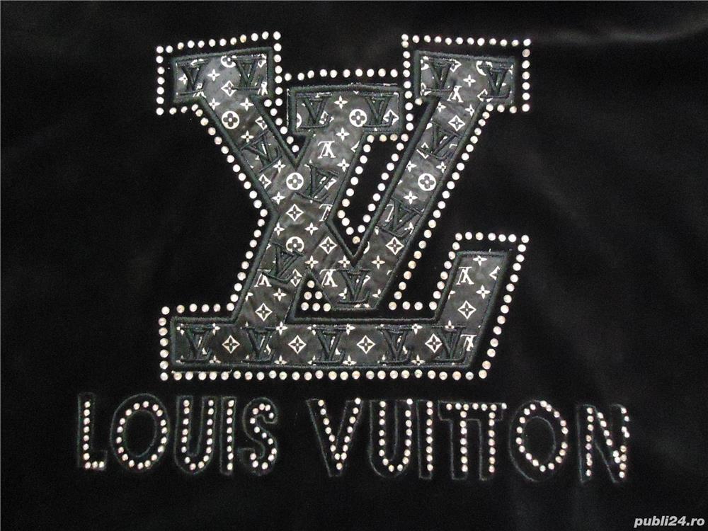 Trening negru dama catifea gluga monograme LV cristale Swarovski costum sport 