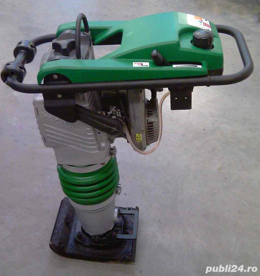 Inchiriez Mai Compactor