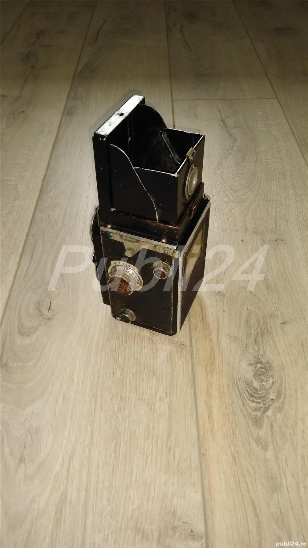 Vintage: Aparat foto Rolleiflex, cu toc piele