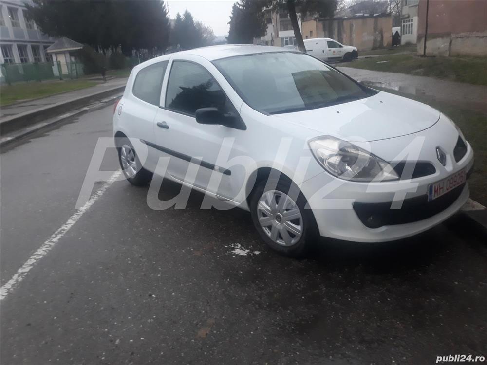 Dezmembrez renault clio 3