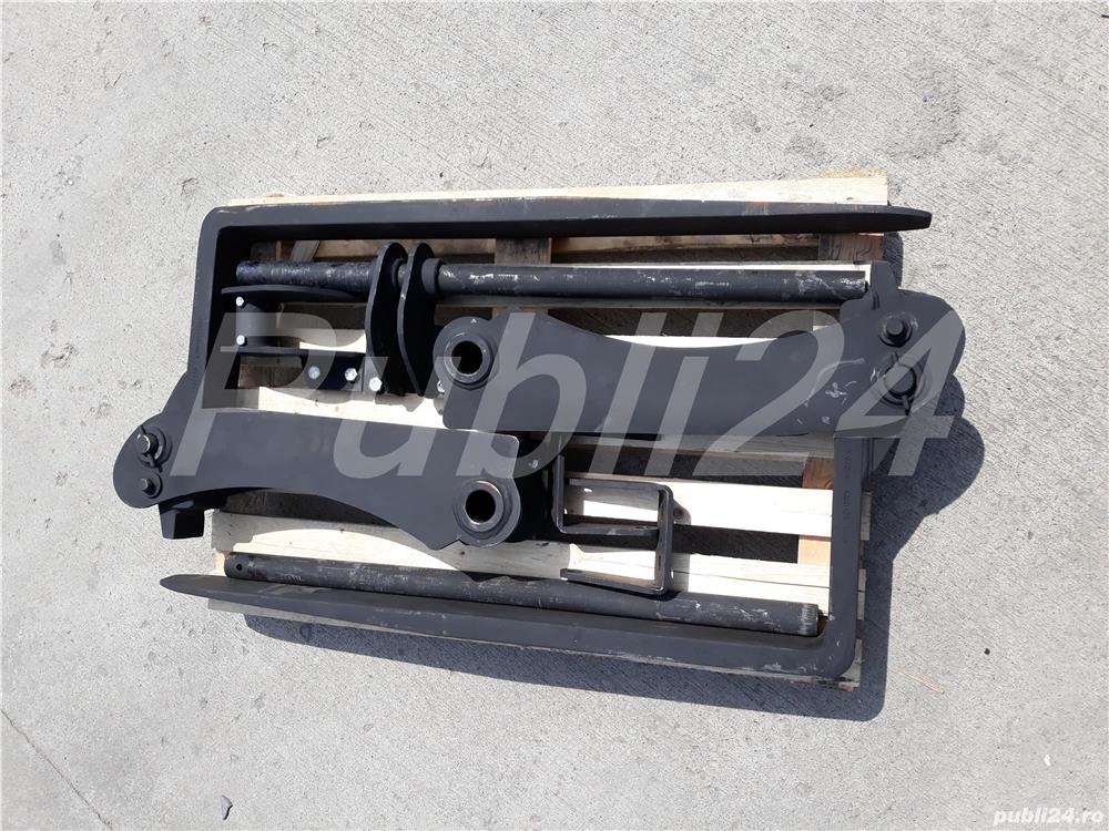 Furci paleți rabatabile - buldoexcavator JCB, CATERPILLAR.