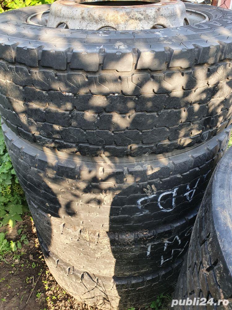 Anvelope camion 