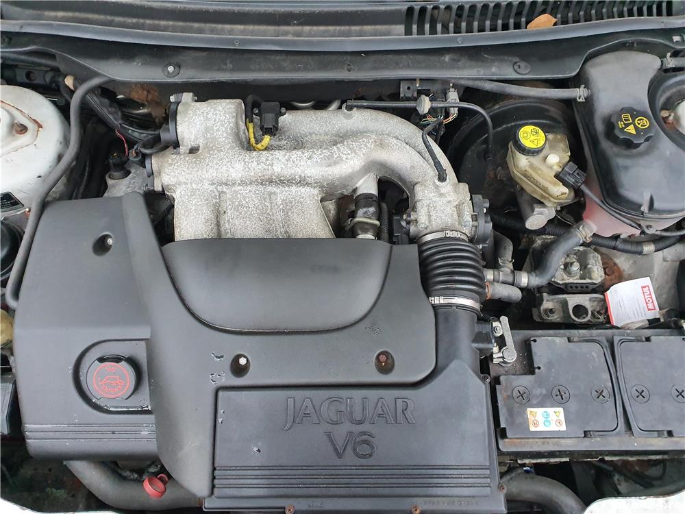 Cutie viteze manuala JAGUAR X-TYPE 2.5 b 4x4  5 trepte