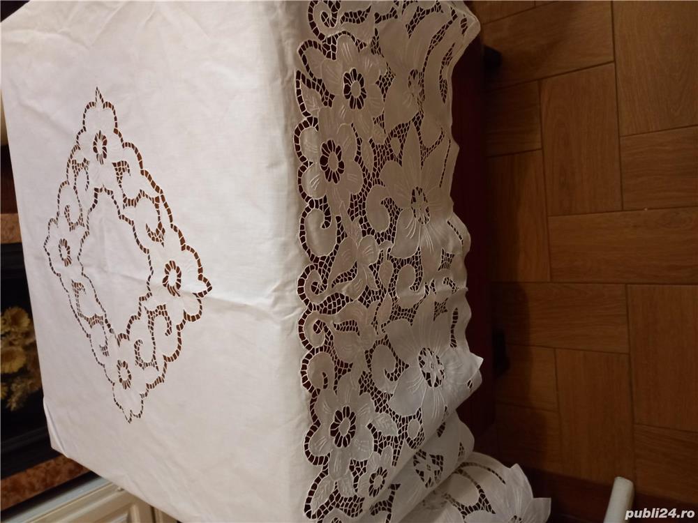 Fata de masa brodata