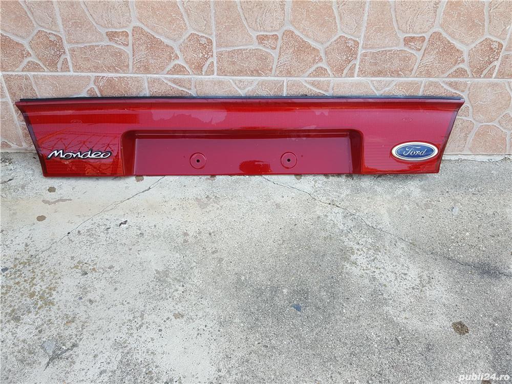 Vând ornament capotă spate Ford Mondeo 1997 Berlină