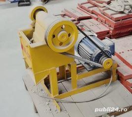 Masina de maruntit marmura si granit