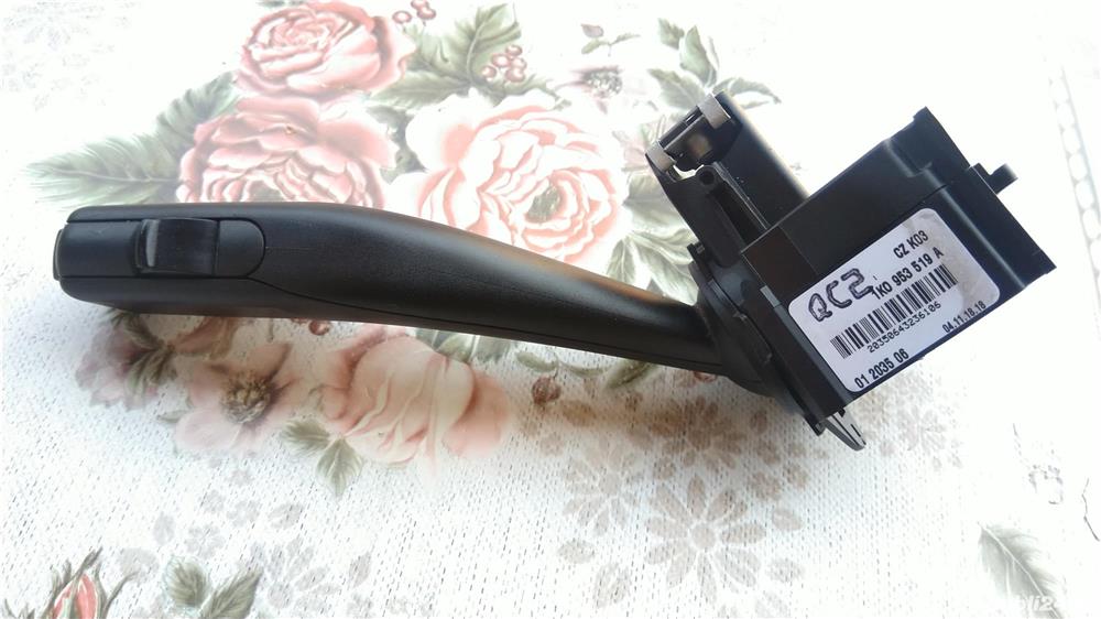 Comutator ștergător parbriz cu funcție de calculator bord