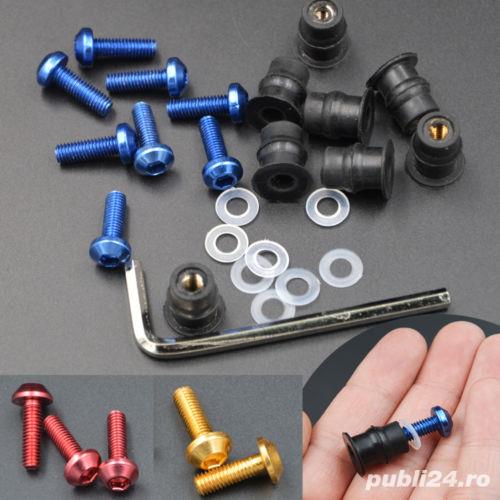 Suruburi prindere parbriz moto