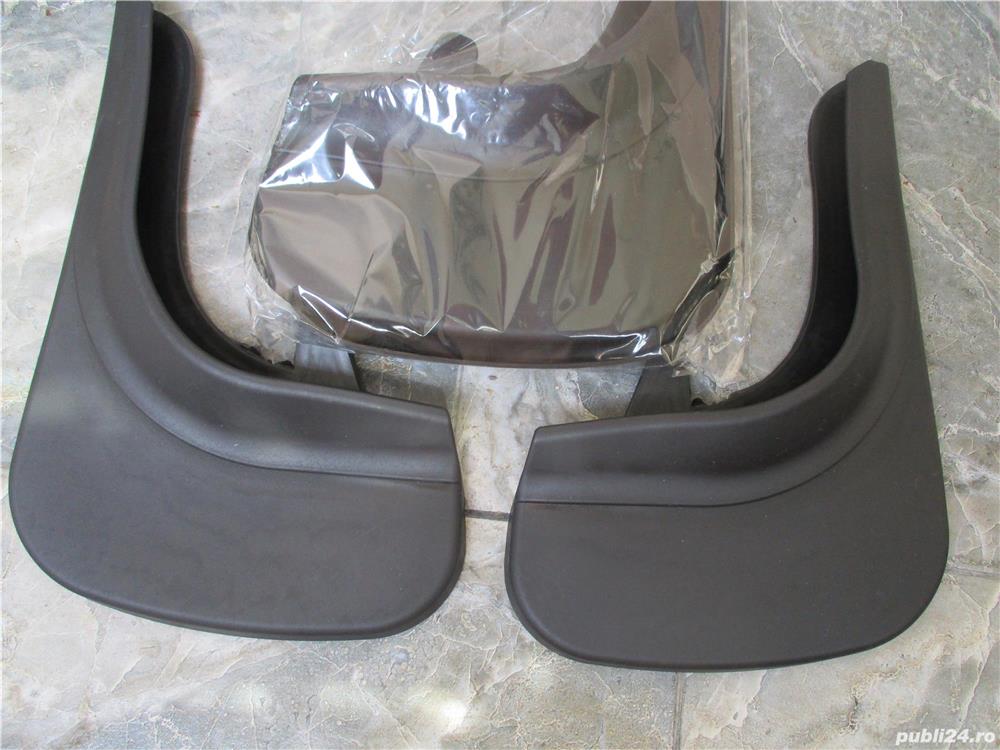 Aparatori noroi cauciuc 31x21x11cm fata 31x21x13cm spate Pret 10 lei/buc  Livrare in Bucuresti grati