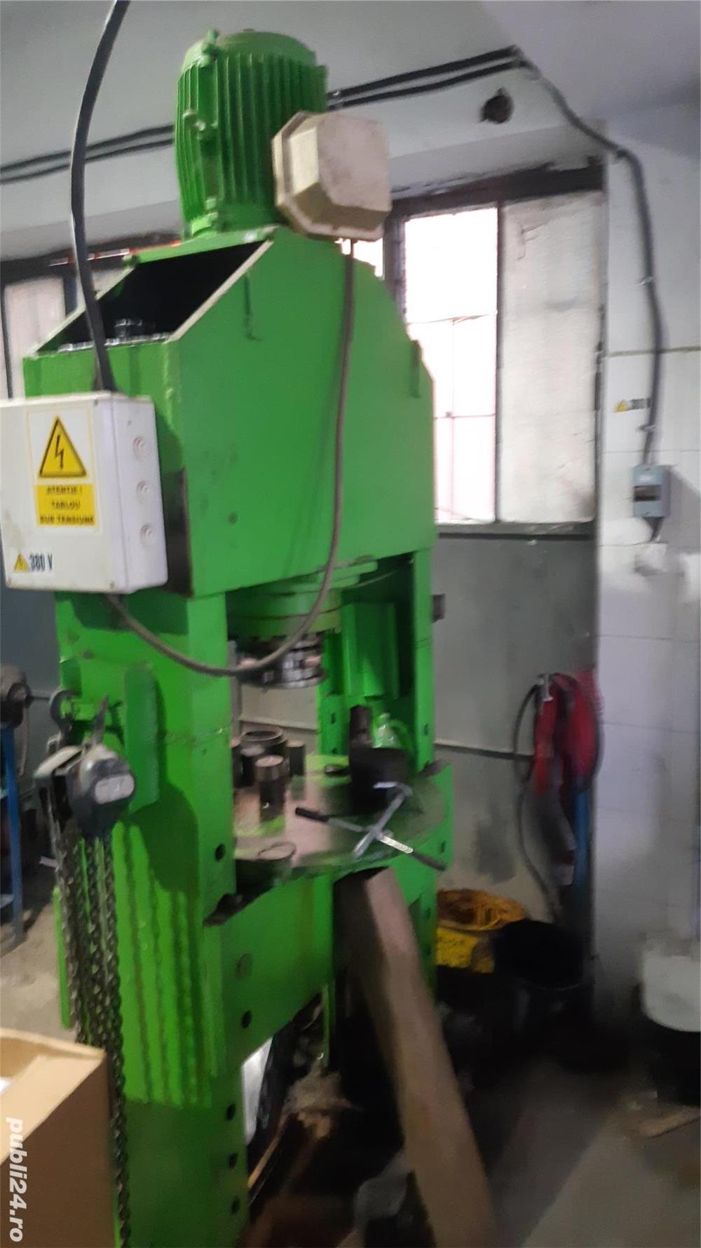 Presa hidraulica 60 t la 2400 euro sau schimb cu auto