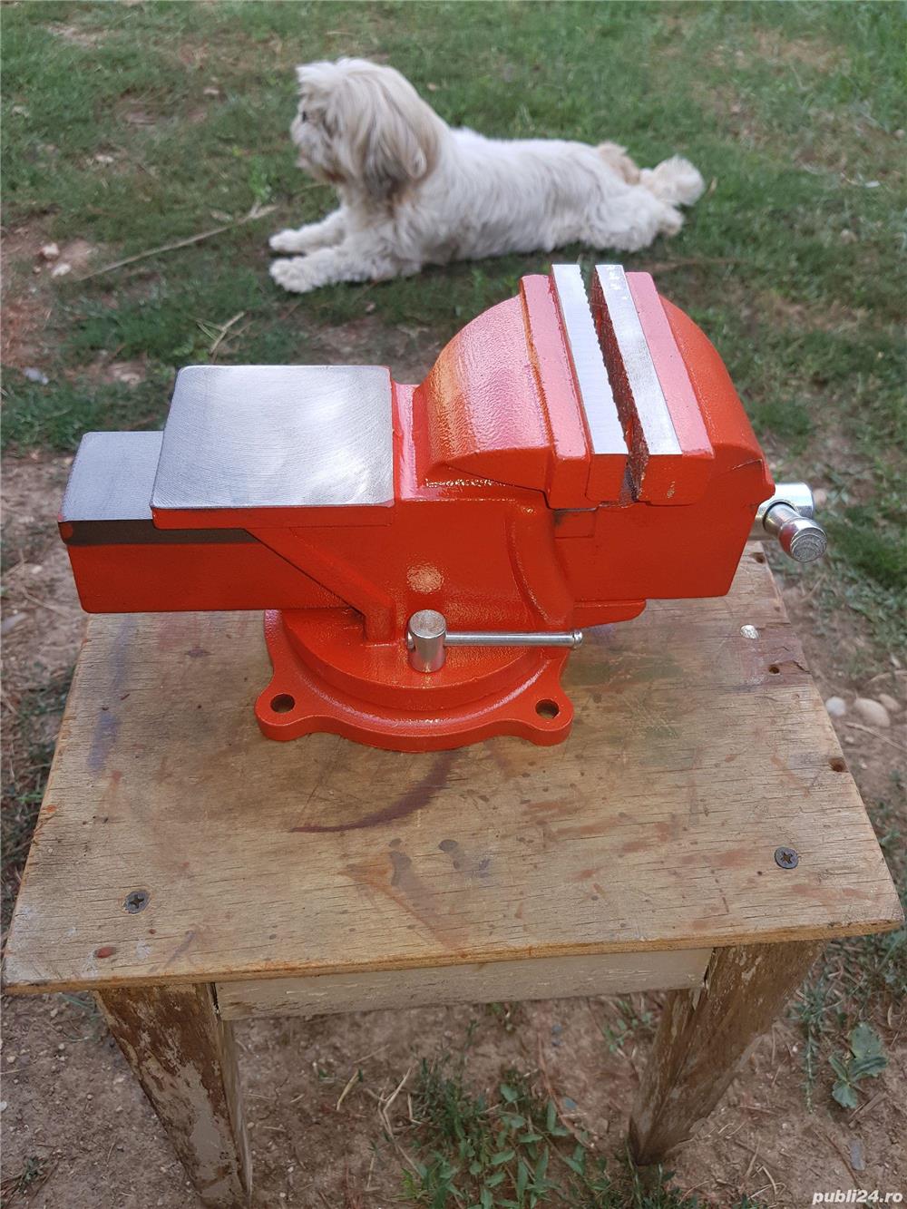 Vând menghina 100mm