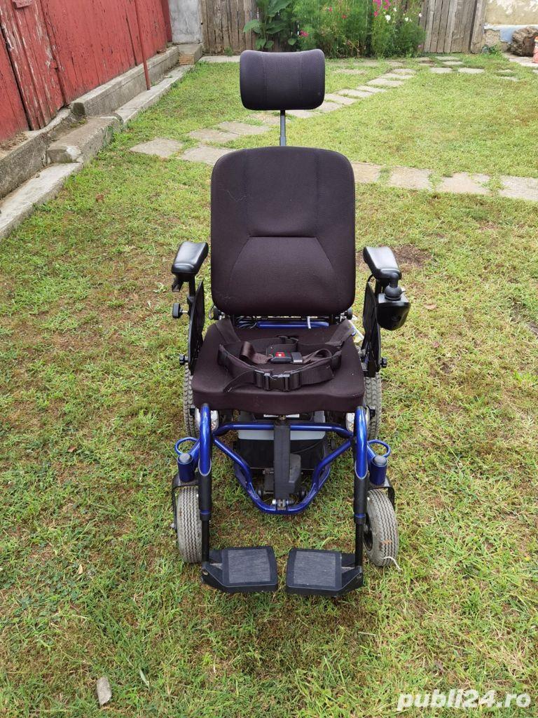 Scaun rulant electric pentru persoane cu dizabilități