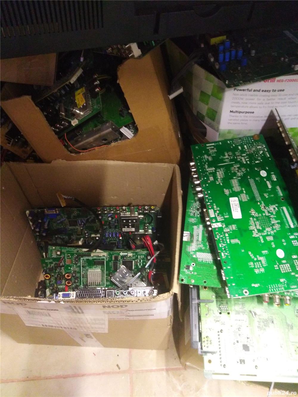 Vând televizoare defecte